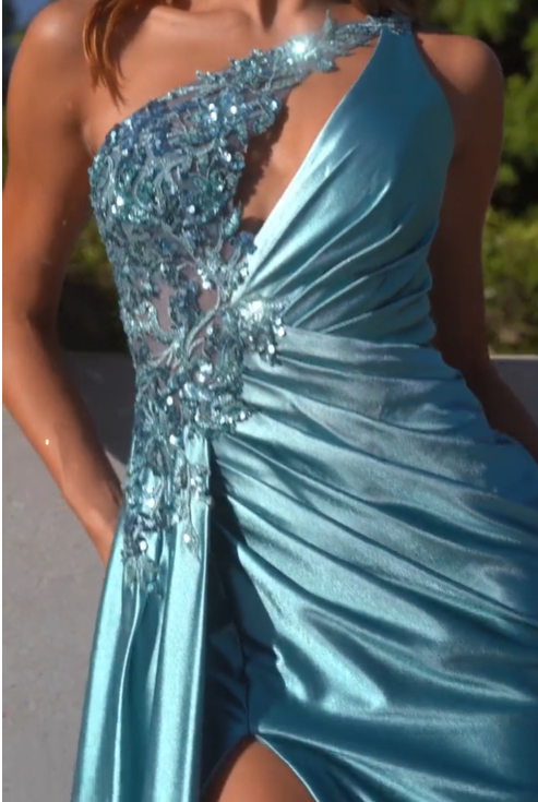 Satin Queen – One Shoulder